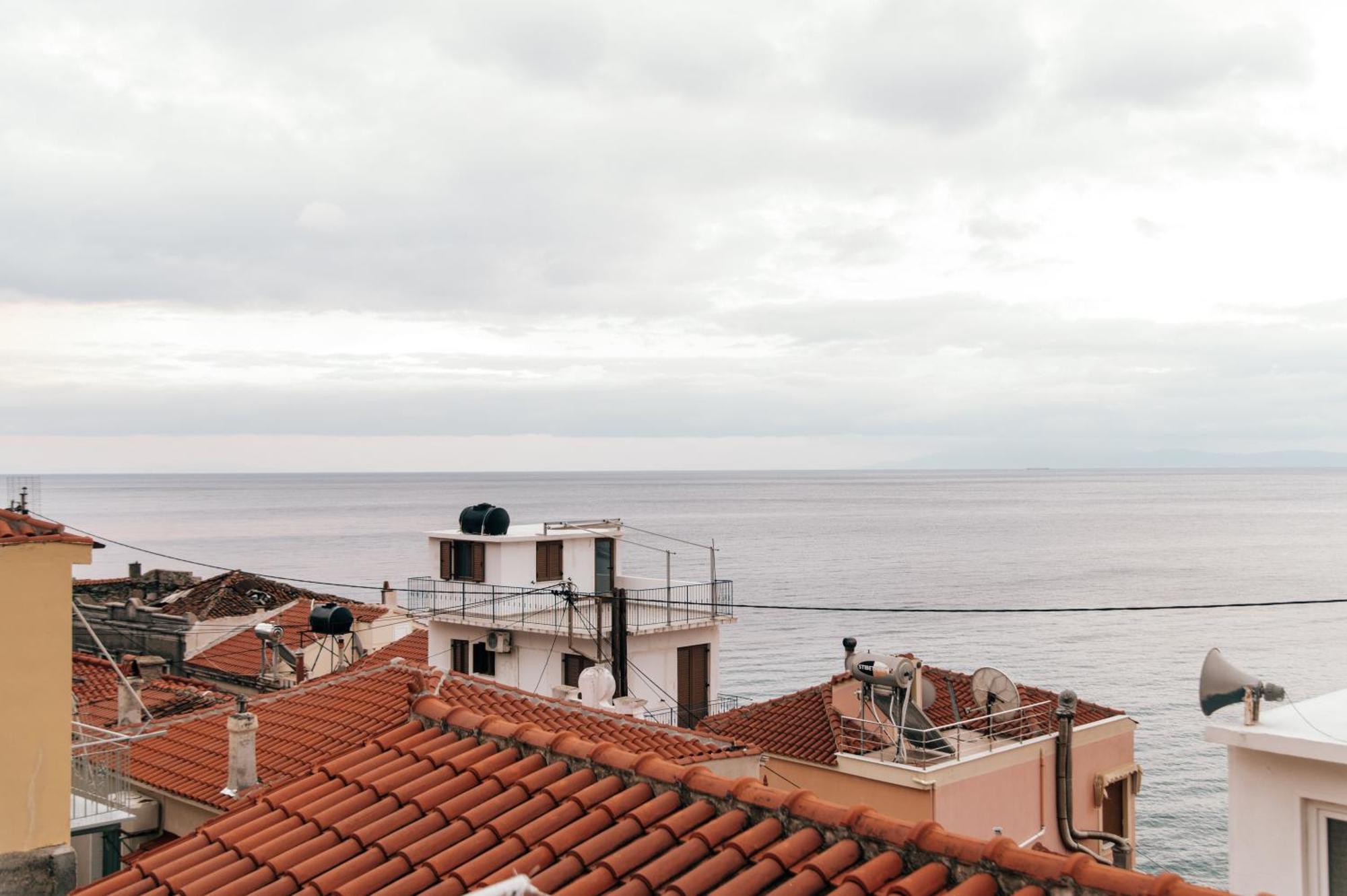 Jano'S House Apartment Plomari ภายนอก รูปภาพ